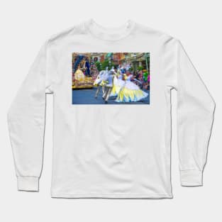 swan court Long Sleeve T-Shirt